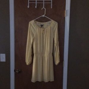 Gently used. Well taken care of. Open sleeves.